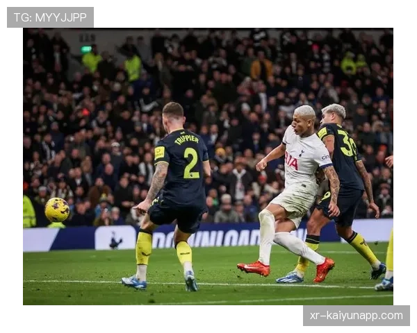 半场报道：热刺0-2落后纽卡，防线频频失误，波斯特科格卢面色凝重